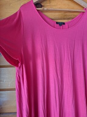💕Lane Bryant Hot Pink Short Sleeve Scoop Neck Tee – Size 18/20